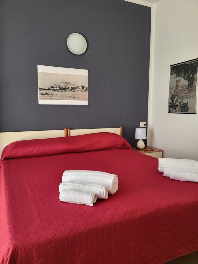 White Sand Affittacamere La Caletta Luaran gambar